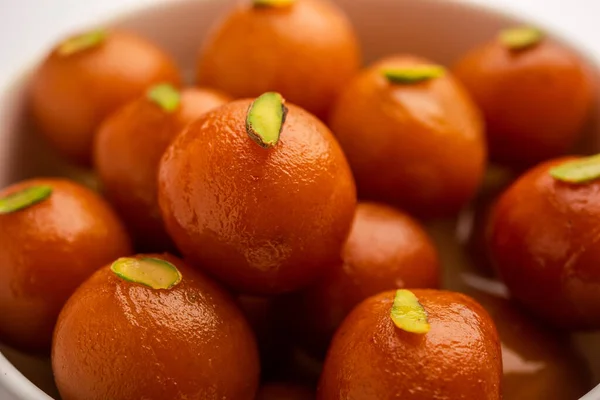 Індійська Солодка Їжа Gulab Jamun Подається Круглому Керамічному Посуді — стокове фото