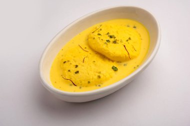 Ras malai ya da Royal Rossomalai, Bengal, Hindistan 'da bulunan bir tatlı türü. Kabuksuz, Saffron, Kesar ve Pistachio soslu zengin bir cheesecake.