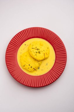 Ras malai ya da Royal Rossomalai, Bengal, Hindistan 'da bulunan bir tatlı türü. Kabuksuz, Saffron, Kesar ve Pistachio soslu zengin bir cheesecake.