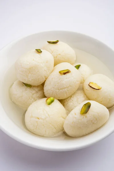Rasgulla Rosogulla Indian Sweet Made Khoya Soft Spongy Earthen Bowl — Stock Photo, Image