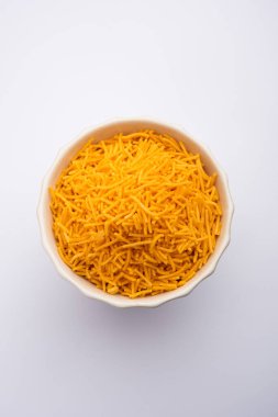 Peynir aromalı Sev veya Bhujiya, Hindistan 'dan çay saati atıştırmalığı.