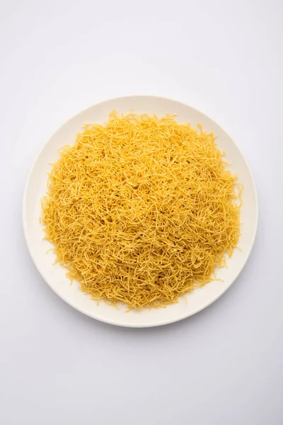 Besan Sev Fideos Namkeen Indios Harina Garbanzos Popular Gujarati Deep —  Fotos de Stock