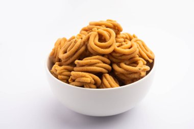 Murukku aynı zamanda Chakli Güney Hindistan geleneksel vejetaryen atıştırmalığı olarak da bilinir.