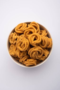 Murukku aynı zamanda Chakli Güney Hindistan geleneksel vejetaryen atıştırmalığı olarak da bilinir.