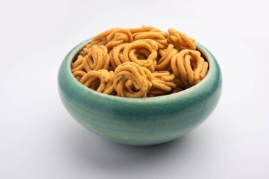 Murukku aynı zamanda Chakli Güney Hindistan geleneksel vejetaryen atıştırmalığı olarak da bilinir.