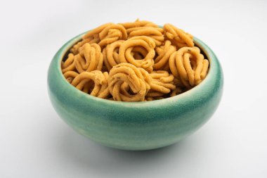 Murukku aynı zamanda Chakli Güney Hindistan geleneksel vejetaryen atıştırmalığı olarak da bilinir.