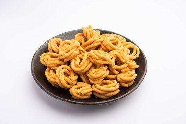 Murukku aynı zamanda Chakli Güney Hindistan geleneksel vejetaryen atıştırmalığı olarak da bilinir.