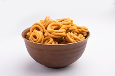 Murukku aynı zamanda Chakli Güney Hindistan geleneksel vejetaryen atıştırmalığı olarak da bilinir.