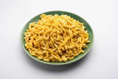 Pepper Sev mota shev, Güney Hindistan çerezleri nohut unundan ya da besan ezmesinden yapılmış ve zerdeçal ile tatlandırılmış küçük eriştelerden oluşur.