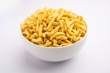 Pepper Sev mota shev, Güney Hindistan çerezleri nohut unundan ya da besan ezmesinden yapılmış ve zerdeçal ile tatlandırılmış küçük eriştelerden oluşur.