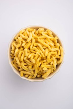 Pepper Sev mota shev, Güney Hindistan çerezleri nohut unundan ya da besan ezmesinden yapılmış ve zerdeçal ile tatlandırılmış küçük eriştelerden oluşur.