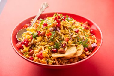 Bhelpuri ya da Bhel, Hindistan kökenli lezzetli bir yol kenarı atıştırmalığı türüdür.