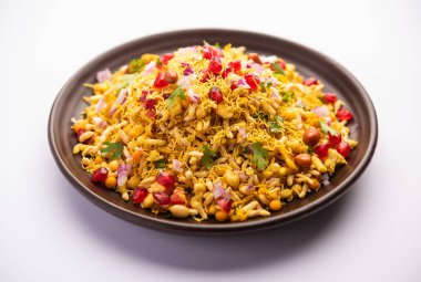Bhelpuri ya da Bhel, Hindistan kökenli lezzetli bir yol kenarı atıştırmalığı türüdür.