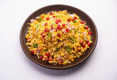 Bhelpuri ya da Bhel, Hindistan kökenli lezzetli bir yol kenarı atıştırmalığı türüdür.