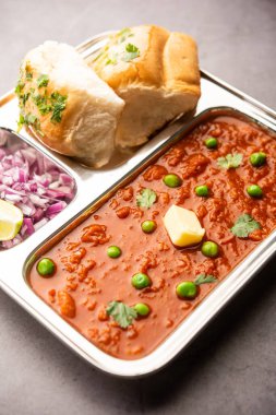 Pav bhaji Hindistan 'dan gelen bir fast food yemeği. Yumuşak ekmekle servis edilen körili bir sebzeden oluşuyor.