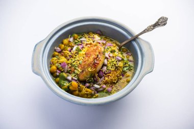 Ragda pattice, Hindistan 'ın Maharashtra eyaletinde sokak yiyecekleri kültürünün bir parçası olan patates püresi ve bezelye sosudur.