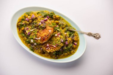 Ragda pattice, Hindistan 'ın Maharashtra eyaletinde sokak yiyecekleri kültürünün bir parçası olan patates püresi ve bezelye sosudur.