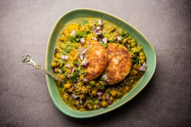 Ragda pattice, Hindistan 'ın Maharashtra eyaletinde sokak yiyecekleri kültürünün bir parçası olan patates püresi ve bezelye sosudur.