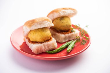 Vada Pav OR Wada Pao, Hint ya da Desi Burger, Maharashtra 'lı bir fast food tabağıdır. Seçici odak