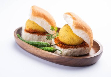Vada Pav OR Wada Pao, Hint ya da Desi Burger, Maharashtra 'lı bir fast food tabağıdır. Seçici odak