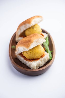 Vada Pav OR Wada Pao, Hint ya da Desi Burger, Maharashtra 'lı bir fast food tabağıdır. Seçici odak
