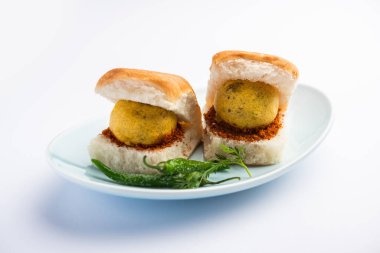 Vada Pav OR Wada Pao, Hint ya da Desi Burger, Maharashtra 'lı bir fast food tabağıdır. Seçici odak