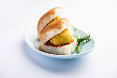 Vada Pav OR Wada Pao, Hint ya da Desi Burger, Maharashtra 'lı bir fast food tabağıdır. Seçici odak