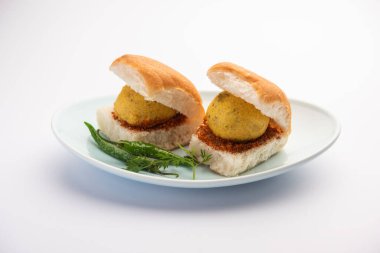 Vada Pav OR Wada Pao, Hint ya da Desi Burger, Maharashtra 'lı bir fast food tabağıdır. Seçici odak