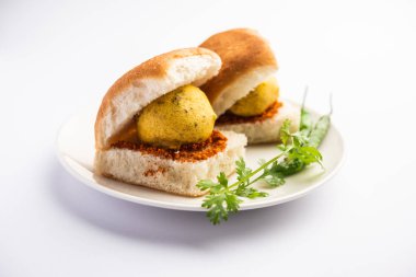 Vada Pav OR Wada Pao, Hint ya da Desi Burger, Maharashtra 'lı bir fast food tabağıdır. Seçici odak