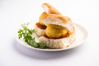 Vada Pav OR Wada Pao, Hint ya da Desi Burger, Maharashtra 'lı bir fast food tabağıdır. Seçici odak