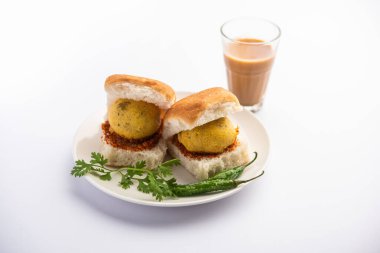 Vada Pav OR Wada Pao, Hint ya da Desi Burger, Maharashtra 'lı bir fast food tabağıdır. Seçici odak