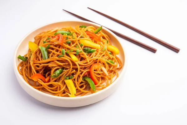 Schezwan Makaron Lub Szechwan Warzyw Makaron Hakka Lub Chow Mein — Zdjęcie stockowe