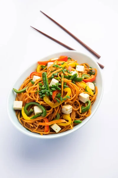 Fideos Schezwan Szechwan Hakka Con Paneer Requesón Sirve Tazón Enfoque — Foto de Stock