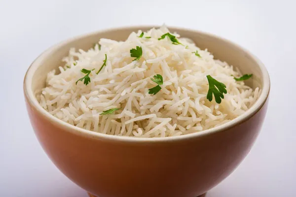 Nasi Basmati Putih Yang Dimasak Atau Nasi Kukus Dalam Mangkuk — Stok Foto