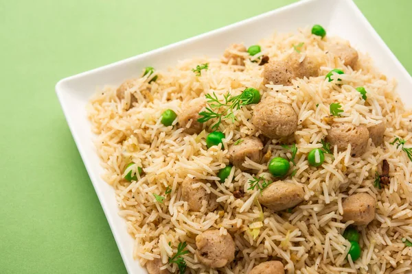 美味大豆的巴里或 Pilav Pulav 或大米或大豆块豌豆和豆类 印度或巴基斯坦菜炒饭 — 图库照片