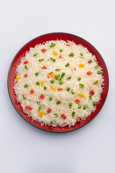 Veg Biryani Veg Pulav Servido Tazón Latón Redondo Enfoque Selectivo — Foto de Stock