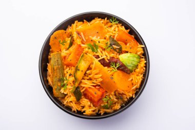 Sambar Rice veya Sambar Sadam - Güney Hindistan eyaleti Tamil Nadu ve kerala 'dan bir kap yemek