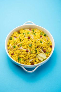 Pohe, poha veya Pohaa, diğer birçok isimle birlikte pauwa, sira, chira, aval, Bajil olarak da bilinir.