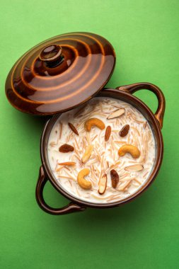 Semiya payasam ya da shewai Khir veya sewai Khir, Hint tatlısı, vermicelli, süt, ghee, şeker ya da jaggery, üzümlü ve fındıklı.