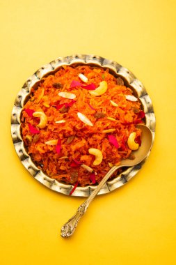 Gajar halwa (ayrıca Gajorer halua, gajrela, gajar pak, ve havuç bazlı tatlı puding olarak da bilinir), Hindistan 'da bulunan bir tatlıdır.
