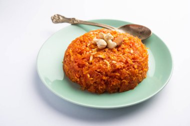 Gajar halwa (ayrıca Gajorer halua, gajrela, gajar pak, ve havuç bazlı tatlı puding olarak da bilinir), Hindistan 'da bulunan bir tatlıdır.
