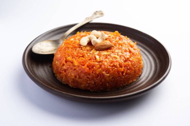 Gajar halwa (ayrıca Gajorer halua, gajrela, gajar pak, ve havuç bazlı tatlı puding olarak da bilinir), Hindistan 'da bulunan bir tatlıdır.