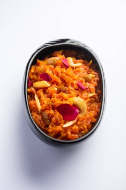 Gajar halwa (ayrıca Gajorer halua, gajrela, gajar pak, ve havuç bazlı tatlı puding olarak da bilinir), Hindistan 'da bulunan bir tatlıdır.