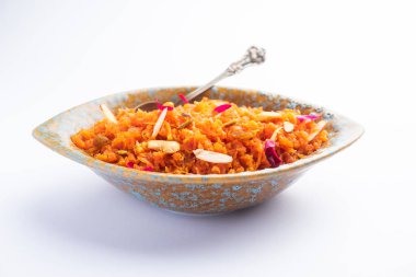 Gajar halwa (ayrıca Gajorer halua, gajrela, gajar pak, ve havuç bazlı tatlı puding olarak da bilinir), Hindistan 'da bulunan bir tatlıdır.