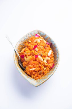 Gajar halwa (ayrıca Gajorer halua, gajrela, gajar pak, ve havuç bazlı tatlı puding olarak da bilinir), Hindistan 'da bulunan bir tatlıdır.