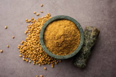 Hint baharat yığını kişniş tozu ya da Dhaniya tozu ya da Çin maydanozu kurutulmuş tohumları, seçici odak noktası