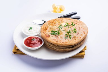 Aloo paratha ya da Gobi paratha olarak da bilinir. Hindistan 'ın alt kıtasından gelen patates ya da karnabahar dolması.