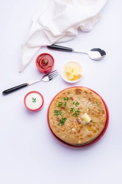 Aloo paratha ya da Gobi paratha olarak da bilinir. Hindistan 'ın alt kıtasından gelen patates ya da karnabahar dolması.