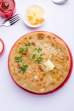 Aloo paratha ya da Gobi paratha olarak da bilinir. Hindistan 'ın alt kıtasından gelen patates ya da karnabahar dolması.
