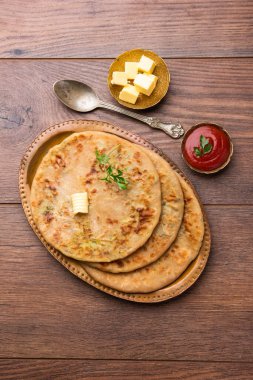 Aloo paratha ya da Gobi paratha olarak da bilinir. Hindistan 'ın alt kıtasından gelen patates ya da karnabahar dolması.